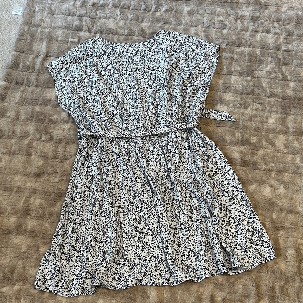 GAP Navy and White Floral Dress - Picture 5 of 7